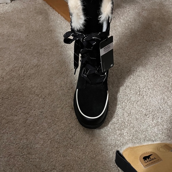 Gorgeous brand new Sorel Fur lined waterproof  boots and Ajar fur lined black - Picture 8 of 14